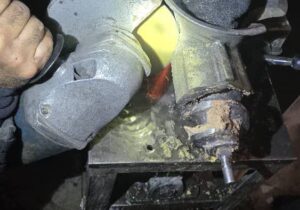 رهاسازی دست کارگر قنادی از داخل چرخ گوشت صنعتی در سنندج