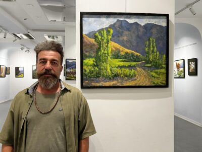 نقاش طبیعت‌گرا، شاعر رنگ‌ها و صدای کوهستان